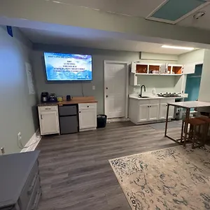  Apartment 20min To International Airport! 10min To Pnc Music! Wifi